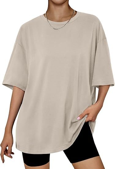 Ženski oversize T-shirt s kratkim rukavima, okruglim izrezom, jednobojni, ljetni svakodnevni osnovni komad.