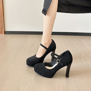 Ženske Mary Jane cipele s oštrim vrhom i malim otvorom sprijeda, remen s kopčom, debeli potplat, visokim petom 6–8 cm, retro stil