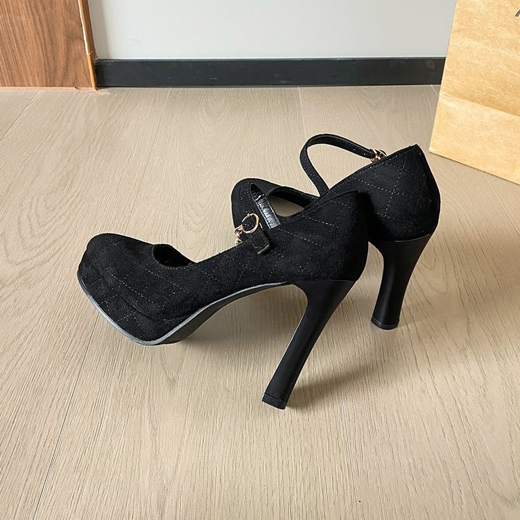 Ženske Mary Jane cipele s oštrim vrhom i malim otvorom sprijeda, remen s kopčom, debeli potplat, visokim petom 6–8 cm, retro stil