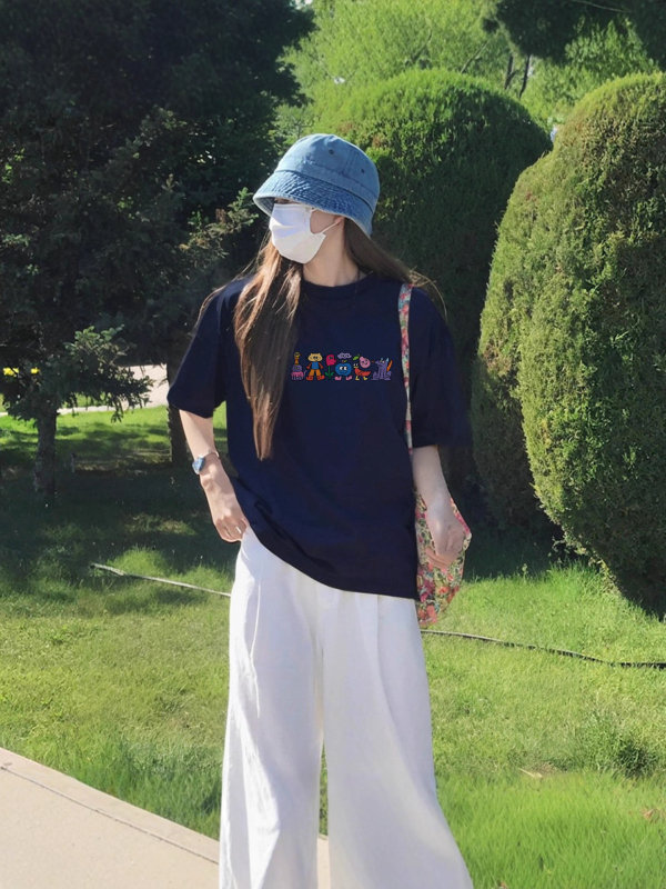 Plus-size crna ženska pamučna majica kratkih rukava, ležernog kroja, anime otisak, Harajuku stil