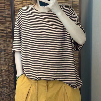 Ženski pamučni prugasti T‑shirt, ljeto, slobodan kroj, okrugli izrez, 3/4 rukavi, kratka duljina, stil 9511