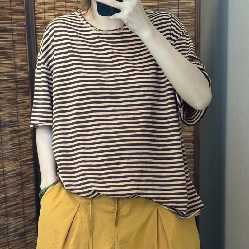 Ženski pamučni prugasti T‑shirt, ljeto, slobodan kroj, okrugli izrez, 3/4 rukavi, kratka duljina, stil 9511