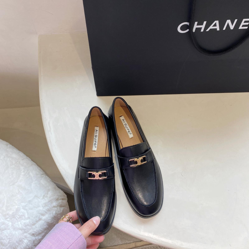Crne ženske kožne loaferice u britskom stilu, retro s okruglom nosom, slip-on, ravna potplata