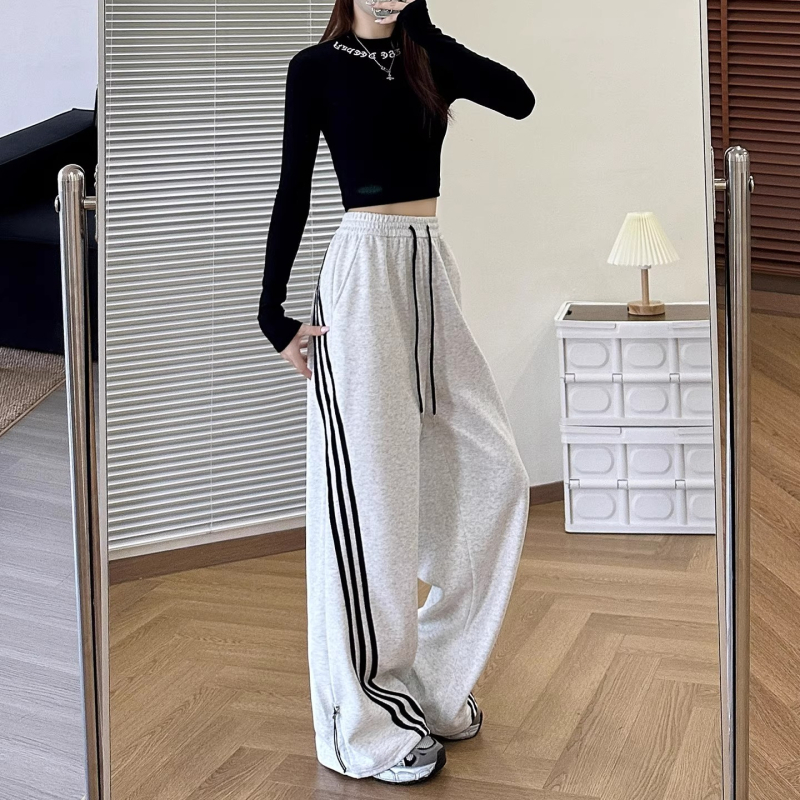 Ugodne, svestrane sportske hlače s visokim strukom, jogger kroj, američki stil, tri pruge, široke nogavice, za žene