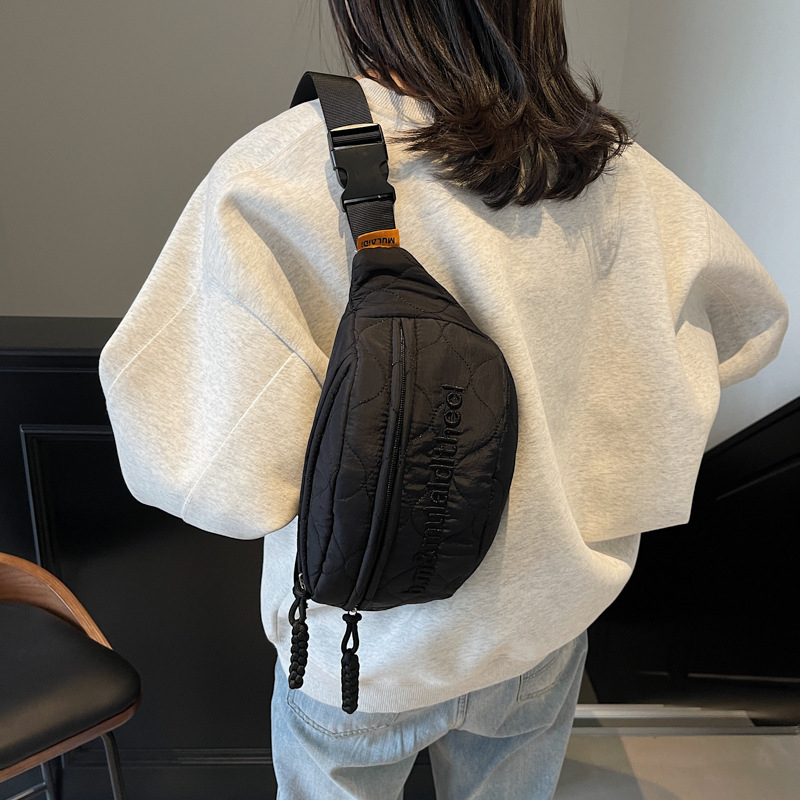 Ženska crossbody torbica s vezom, mala, zimska kolekcija 2024, nišni sportski stil, torba za prsa i struk.