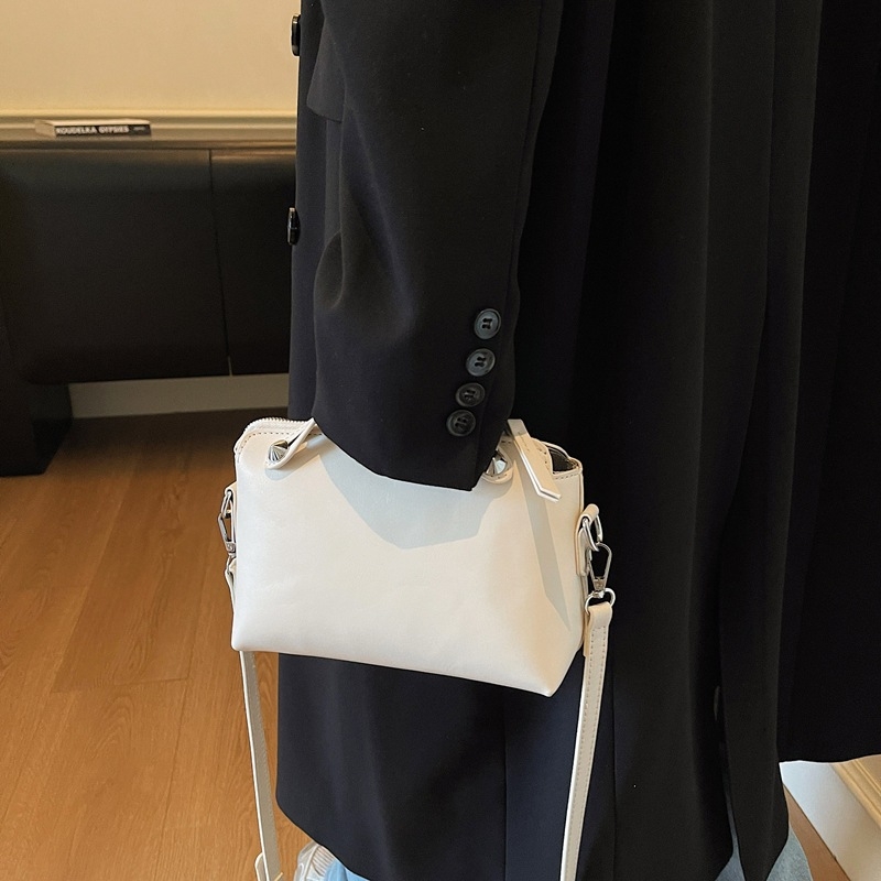 Ženska torba u korejskom stilu, lagana i ležerna, crossbody torba s velikim kapacitetom, 2025 jesen-zima