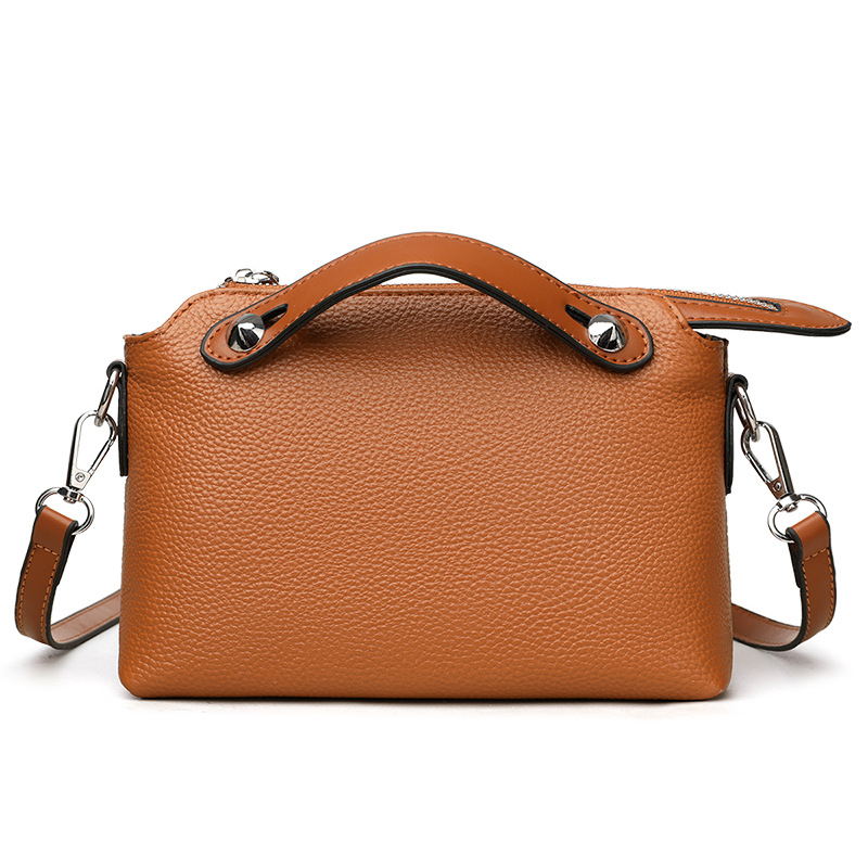 Ženska Boston torba od prave kože s remenom — crossbody torba u obliku jastuka, stil 2026