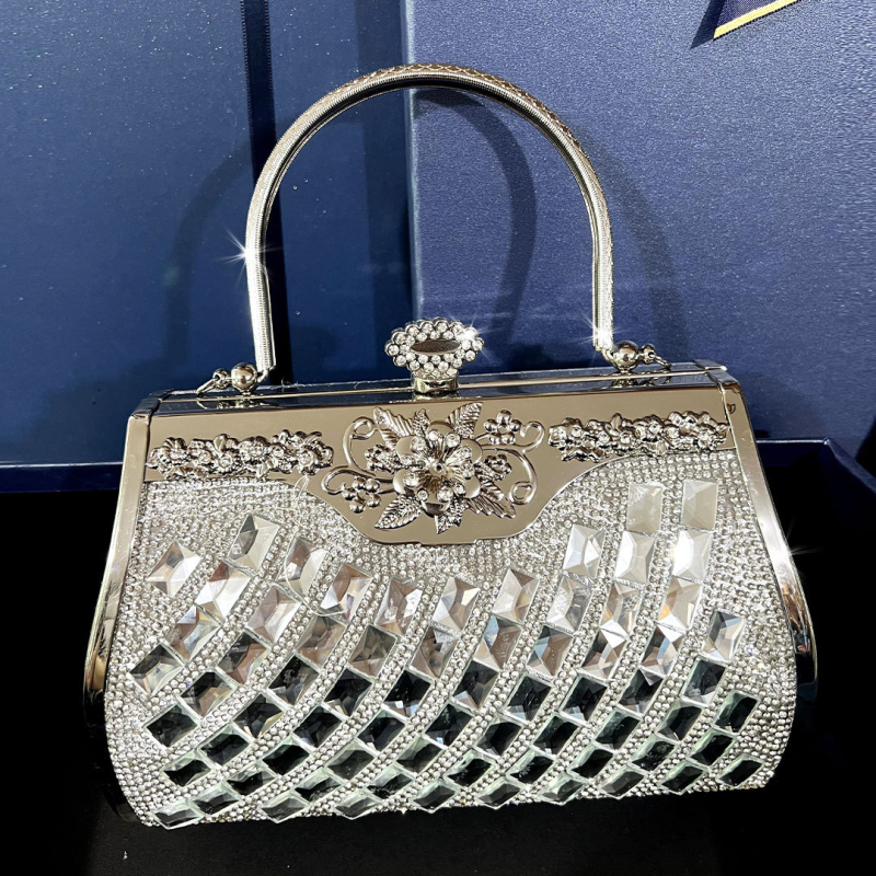 Torba Gilt Diamond s dijamantima, večernja torba s dijamantima, luksuzna torbica inspirirana cheongsam stilom, idealna uz nevjenu haljinu s zmajem i feniksom