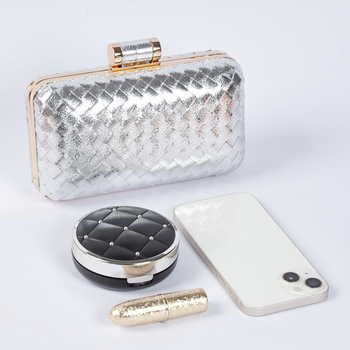 Ženska ručno izrađena kožna tkana torba s kariranim uzorkom za večernje prigode — clutch, torba preko ramena i crossbody