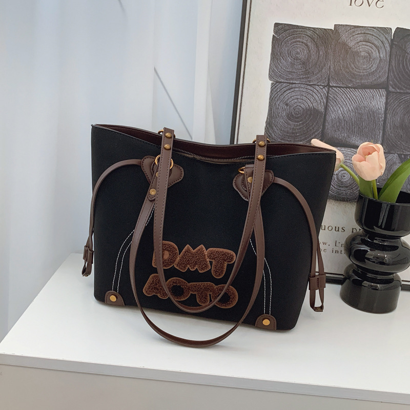 Ženska tote torba velike kapacitete s retro monogramom s literama, elegantna i svestrana za nošenje preko ramena ili crossbody