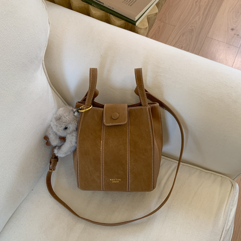 PU kožna bucket torba za jesen-zimu 2025, retro stil, za ramena ili crossbody, srednje veličine, džep za mobitel