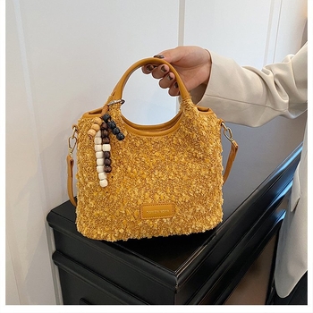 Ženska torba od pliša od jehnje dlake, stilna jesensko–zimska crossbody torba, mekana i svestrana
