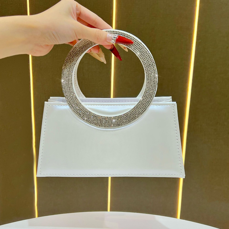 Nova vrhunska večernja torbica za rame sa kristalima – elegantna i sofisticirana torba za svečane prigode