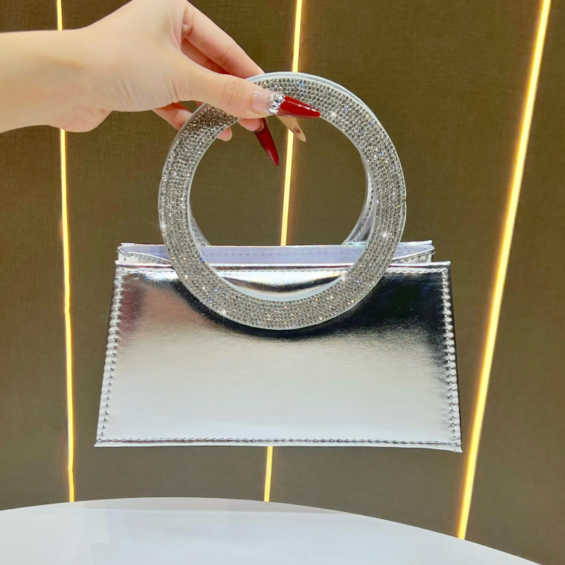 Nova vrhunska večernja torbica za rame sa kristalima – elegantna i sofisticirana torba za svečane prigode