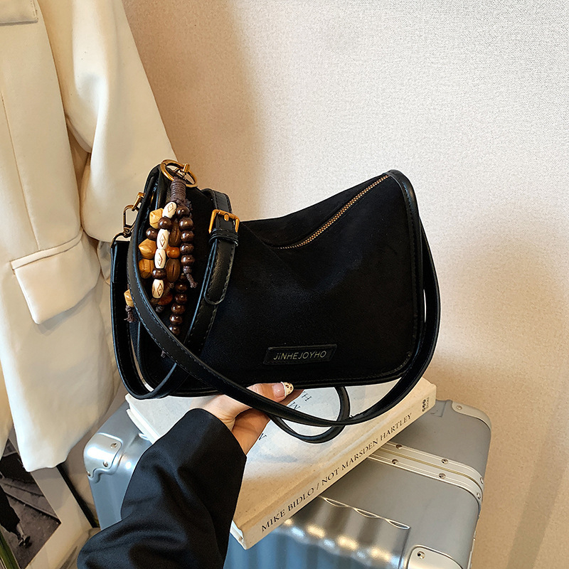 Ženska torba za jesen u retro stilu od mat semiša, crossbody, casual i stilna