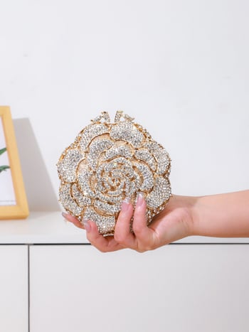 Večernja clutch od metala s kristalima u obliku ruže
