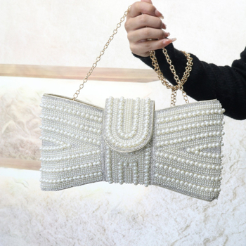Dijamantima ukrašena večernja clutch torbica s remenom preko ramena, ženska mala torbica