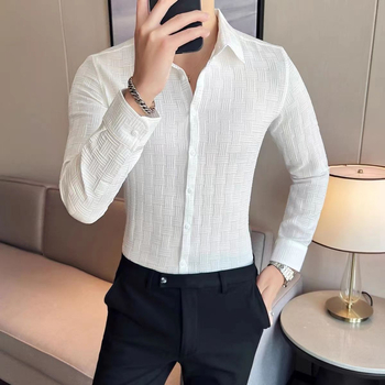 Muška košulja s elastičnim jacquard uzorkom i kariranim dezenom, lagan luksuz, korejski stil, slim kroj, dugi rukavi, bijela