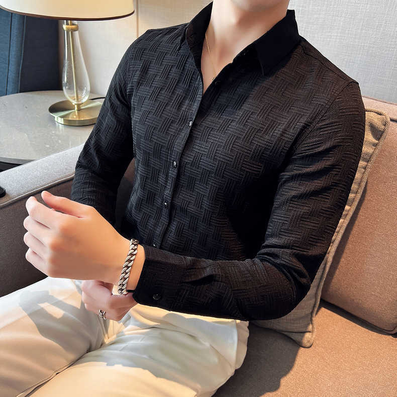 Muška košulja s elastičnim jacquard uzorkom i kariranim dezenom, lagan luksuz, korejski stil, slim kroj, dugi rukavi, bijela