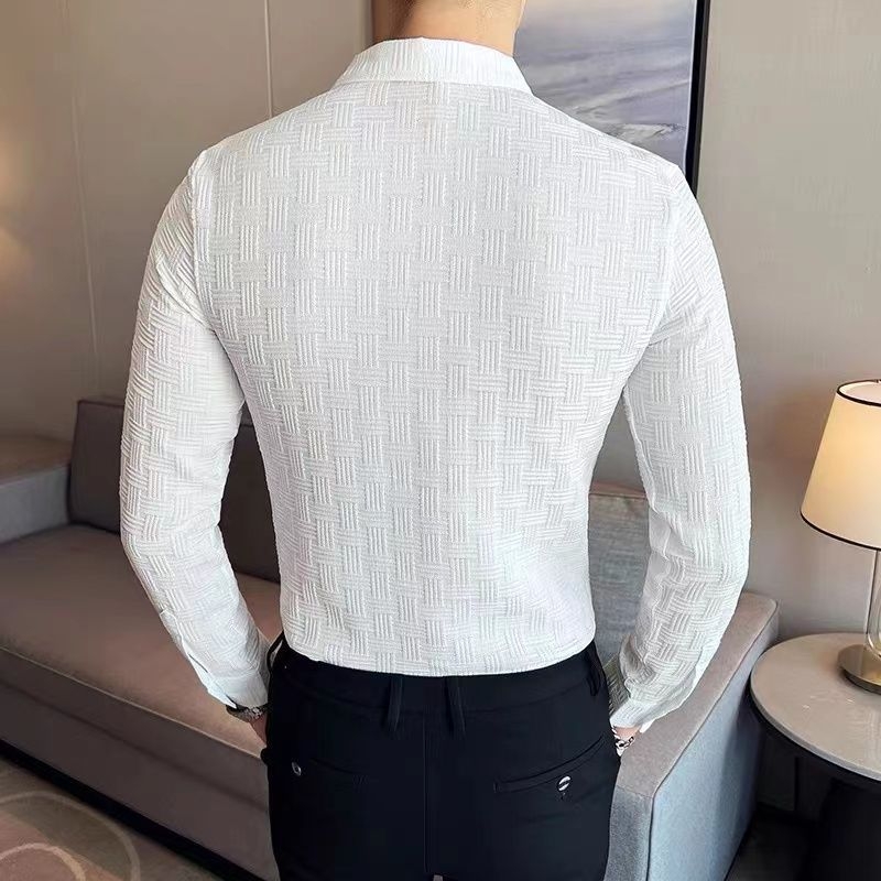 Muška košulja s elastičnim jacquard uzorkom i kariranim dezenom, lagan luksuz, korejski stil, slim kroj, dugi rukavi, bijela