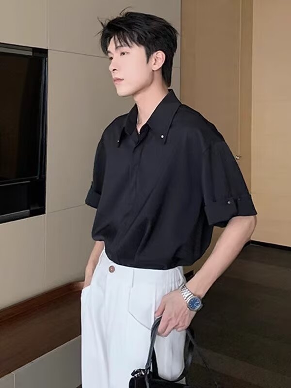 Muška ljetna lagana košulja s kratkim rukavima od ice silk, korejskog stila, širok kroj, rever ili ovratnik, tanak materijal, jednofarbna s metalnim detaljima