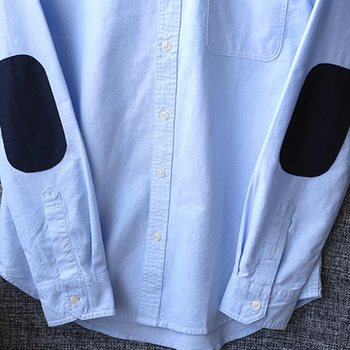 Muška slim-fit košulja s zakrpama na laktovima, od pamuk Oxford platna, oprana