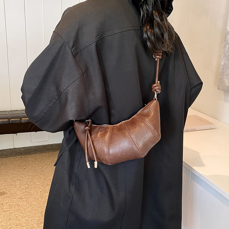 Ženska torbica u obliku kroasana, retro minimalističkog dizajna, mala veličina, crossbody torba