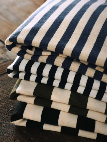 Csíkos Henley galléros férfi póló pamutból, mosott