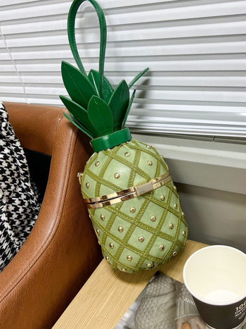 Nova stil ananas oblikovana torba, svjež i umjetnički stil za mlade djevojke, torba preko ramena s rivetima i lancem, cilindričkog oblika