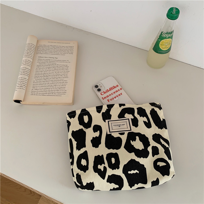 Torba tote od platna s leopard uzorkom, veliki kapacitet, dvije naramenice, magnetsko zatvaranje, unutarnji džepovi za telefon i identifikacijsku karticu