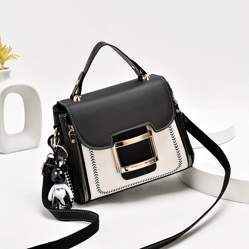 Ženska PU mala kvadratna crossbody torba — gradski stil, jesen-zima 2025, velik kapacitet, unutarnje pretince