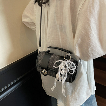 Ženska mini kvadratna PU torba s crossbody remenom, proljeće 2025, stil jastuka, podstava od najlona