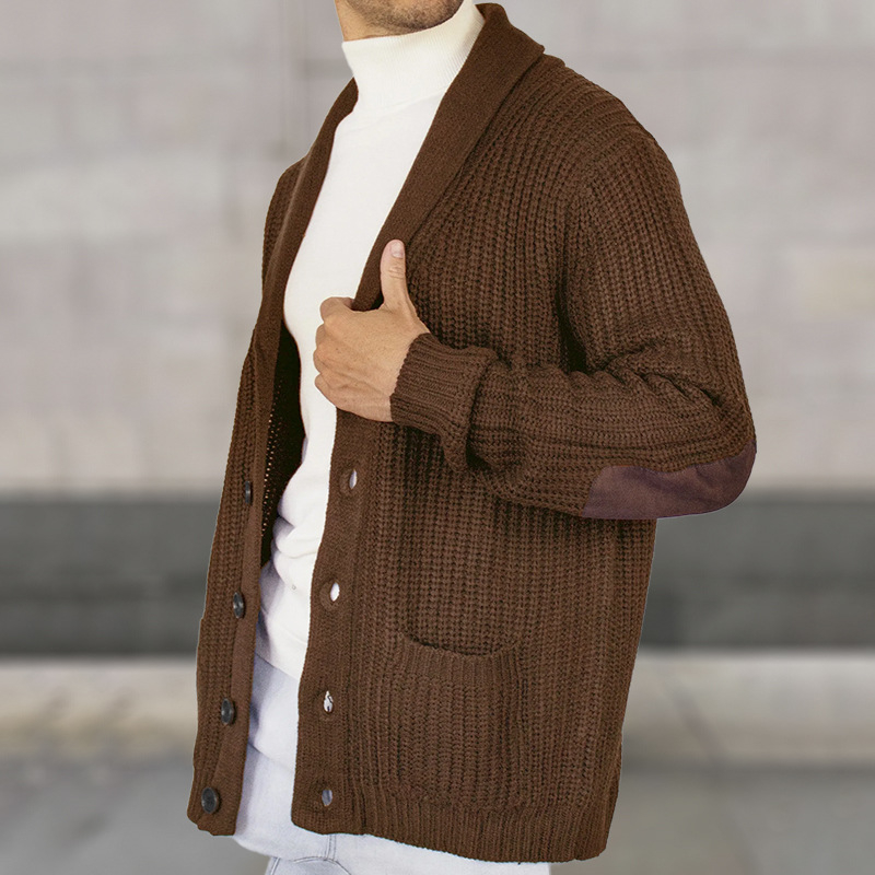 Férfi slim-fit kötött kardigán gallérral, hosszú ujjaival, velúr patchwork részletekkel