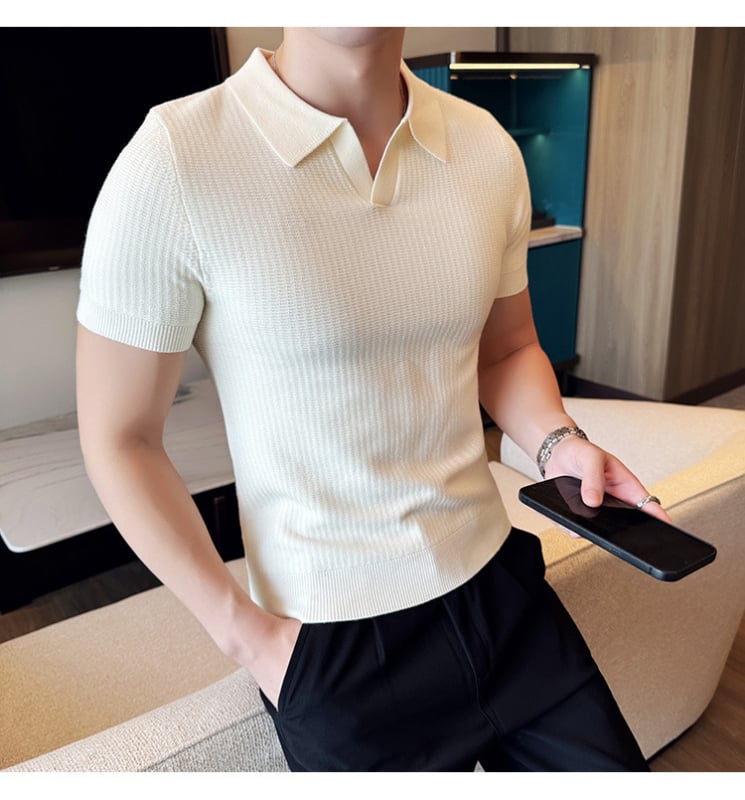 Lagana rib-pletena polo s panelima, prozračna, slim fit, kratka rukava, pamukova smjesa.