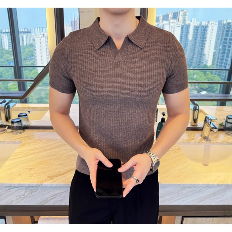 Lagana rib-pletena polo s panelima, prozračna, slim fit, kratka rukava, pamukova smjesa.