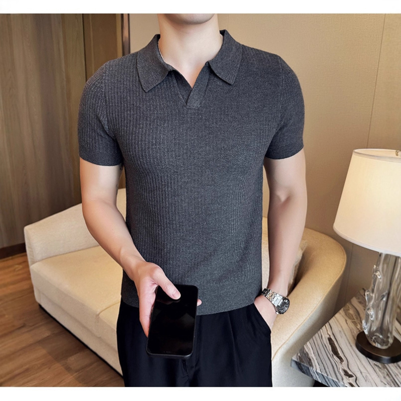 Lagana rib-pletena polo s panelima, prozračna, slim fit, kratka rukava, pamukova smjesa.