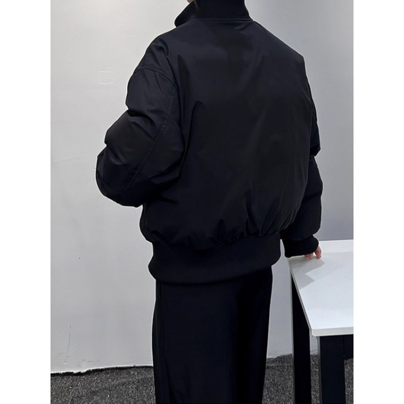 Fekete Cleanfit pilótazseki férfiaknak, poliészter töltettel, téli vastag kabát kapucnival