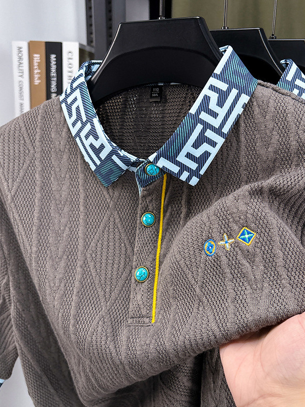 Muška pletene polo majica kratkih rukava, jacquard uzorak, polo ovratnik, slobodan kroj, prozračan ljetni komad