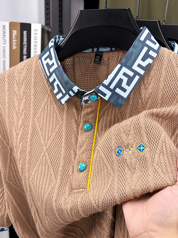Muška pletene polo majica kratkih rukava, jacquard uzorak, polo ovratnik, slobodan kroj, prozračan ljetni komad
