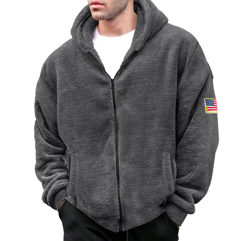 Férfi téli kabát kettős oldalú fleece béléses, kapucnival, cipzárral, zászló jelvénnyel