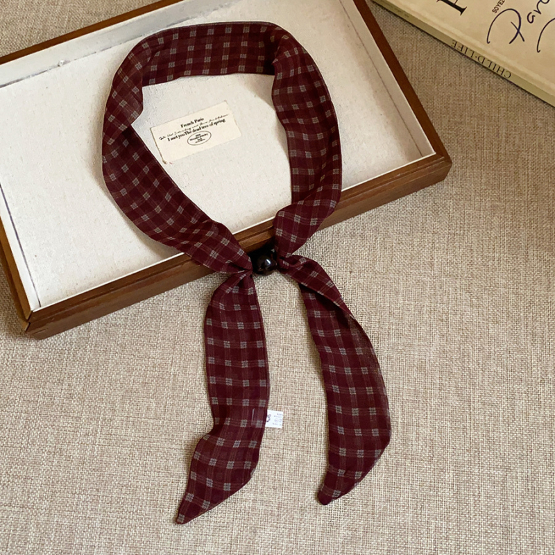 Vintage šal s halternom ogrlicom za žene – ručno izrađeni tekstilni privjesak, geometrijski dizajn, stil Old Money