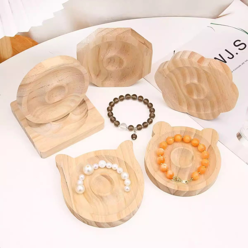 Drveni pladanj za izlaganje nakita, za perle i DIY materijale