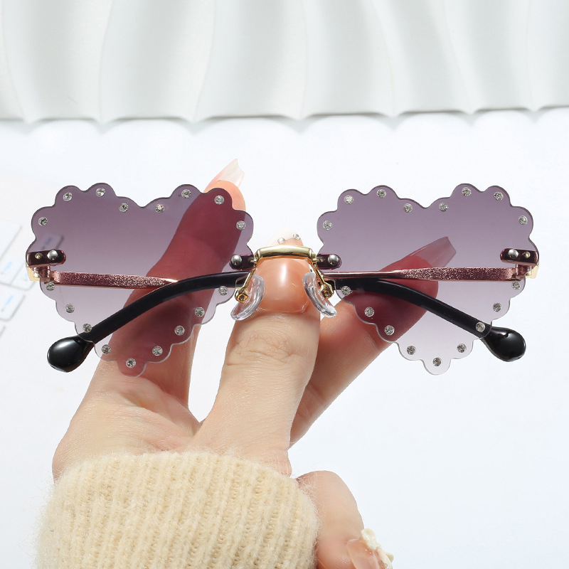 Dječje frameless metalne sunčane naočale s dijamantnim srcem, unisex, UV400 zaštita, za putovanja