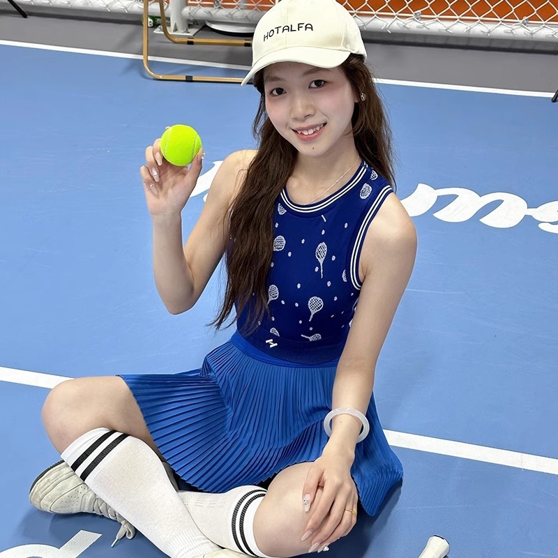 Visokoelastični set za trčanje i tenis s plisiranom suknjom u akordeonskom stilu, top za jogu, polo majica i sportski grudnjak s fiksnim košaricama i lijepim leđima