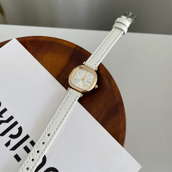 Ženski sat u korejskom stilu – elegantan, minimalističan, retro, inspiriran Harajuku, malen i profinjen za posao i svakodnevno nošenje