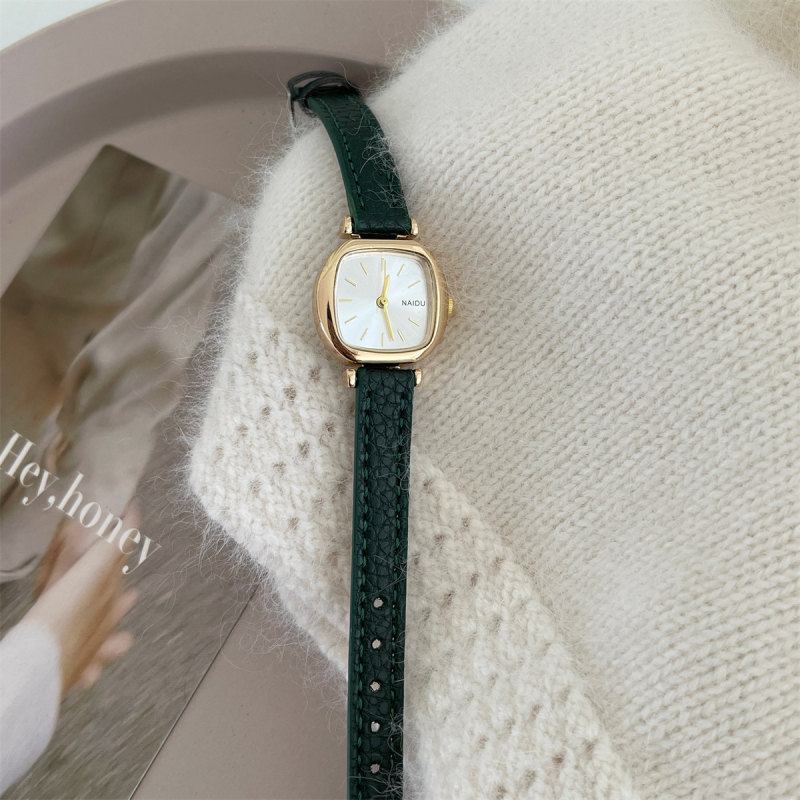 Ženski sat u korejskom stilu – elegantan, minimalističan, retro, inspiriran Harajuku, malen i profinjen za posao i svakodnevno nošenje