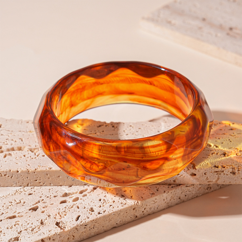 Retro acrylic narukvica s Halo krugom i prugastim geometrijskim uzorkom, elegantan ženski komad nakita