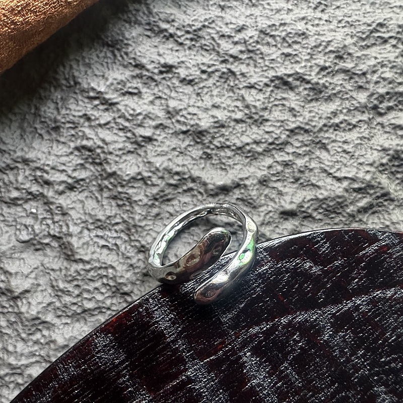 Retro prsten od nehrđajućeg čelika s otvorenim dizajnom i udarenom teksturom, široka verzija, unisex