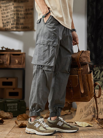 Japán stílusú férfi jogger nadrág több zsebbel, munkaruházati jellegű, laza szabású, 2025-ös modell