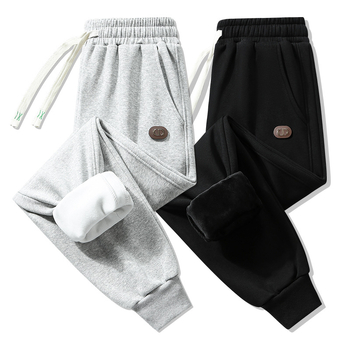 Fleece-béléses őszi-téli férfi sportnadrág, lazán szabott, elasztikus derékkal és kötővel, hosszú, modern jogger